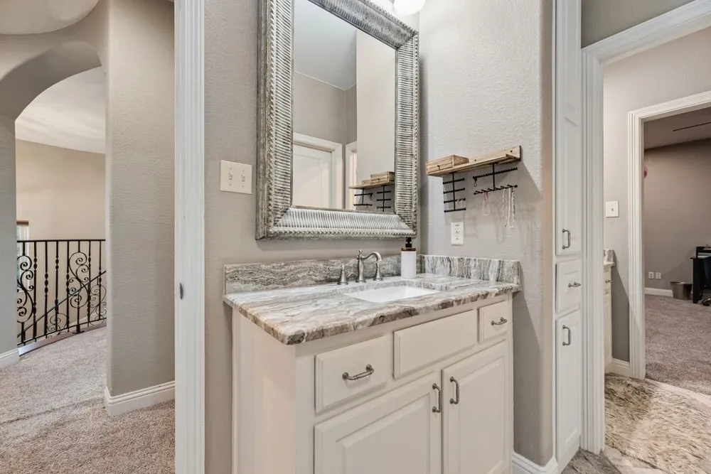 18307 Frankford Lakes Circle Dallas, TX 75252