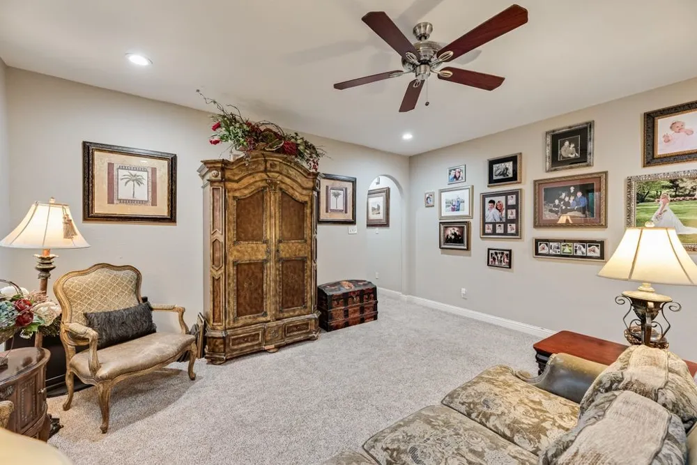 18307 Frankford Lakes Circle Dallas, TX 75252