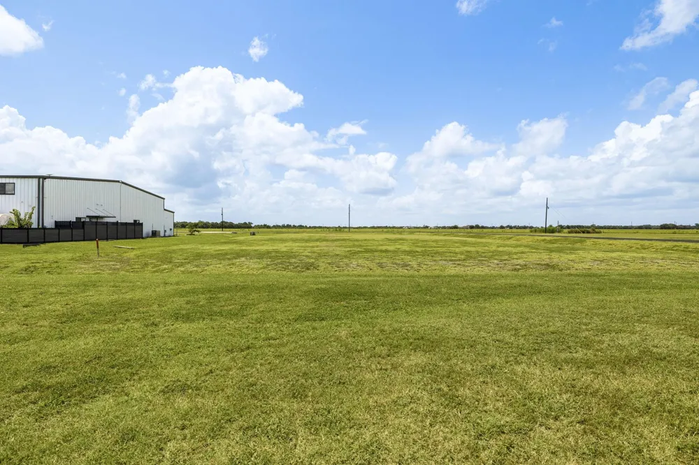 7915 Meteor Drive Sealy, TX 77474