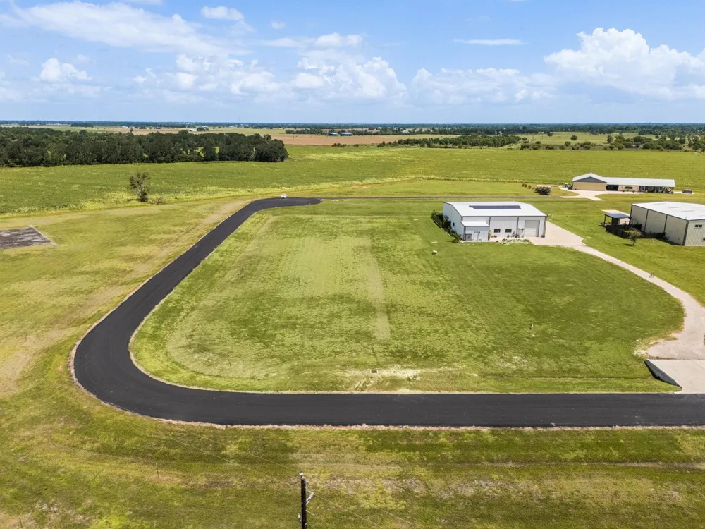 7915 Meteor Drive Sealy, TX 77474