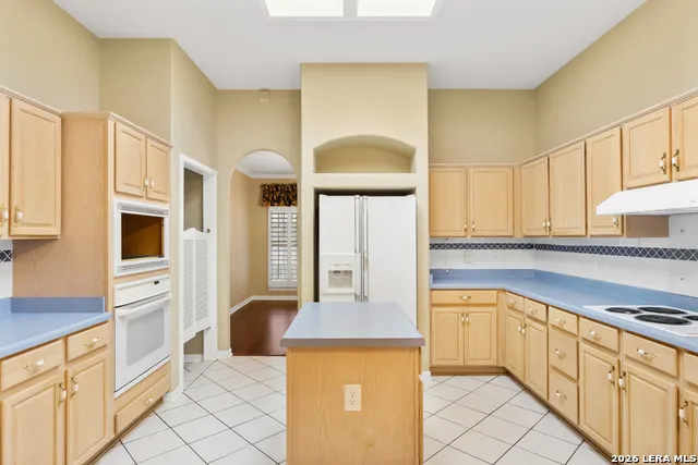 2618 Fairfield Bend Drive San Antonio, TX 78231