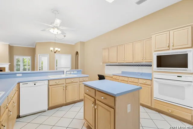 2618 Fairfield Bend Drive San Antonio, TX 78231