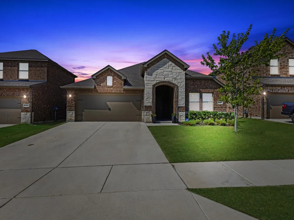 3257 Trails End Road Aubrey, TX 76227