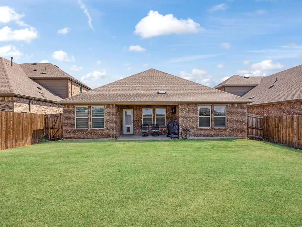 3257 Trails End Road Aubrey, TX 76227