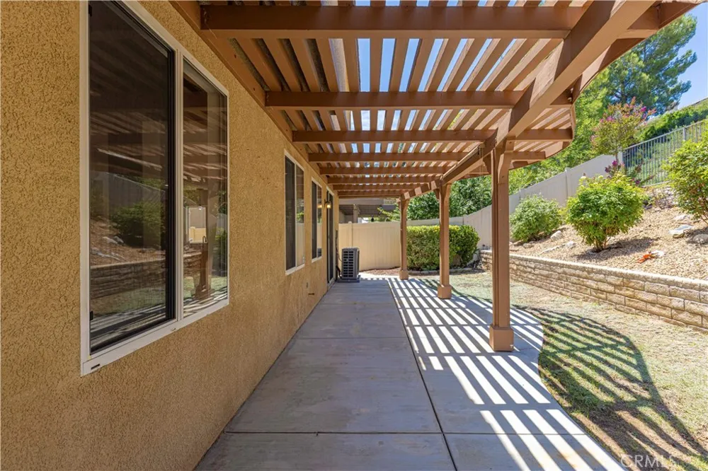 28549 Silverking Trail Saugus, CA 91390
