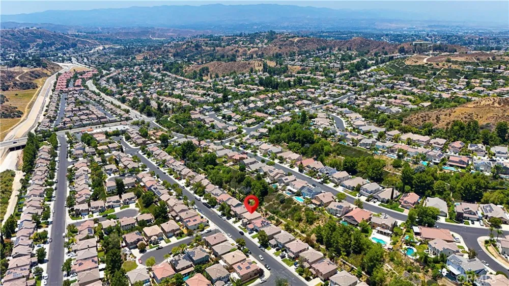 28549 Silverking Trail Saugus, CA 91390
