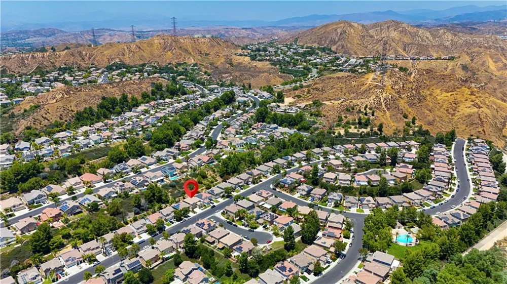 28549 Silverking Trail Saugus, CA 91390