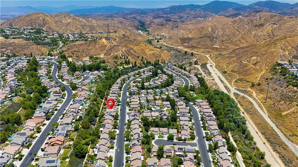 28549 Silverking Trail Saugus, CA 91390