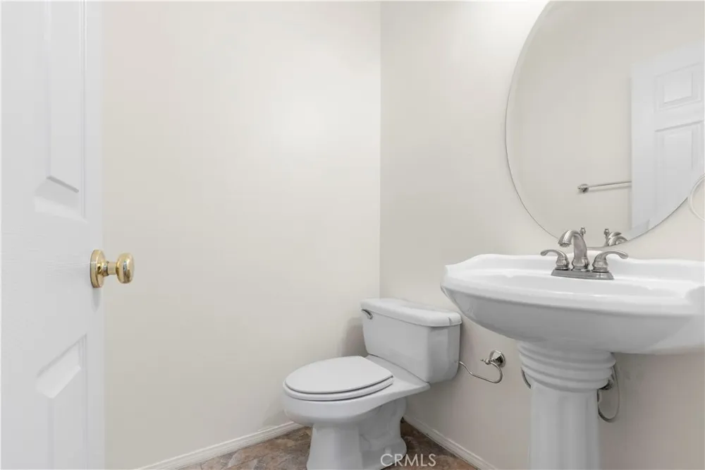 28549 Silverking Trail Saugus, CA 91390