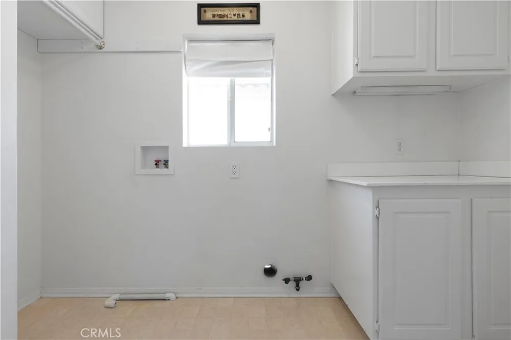 28549 Silverking Trail Saugus, CA 91390