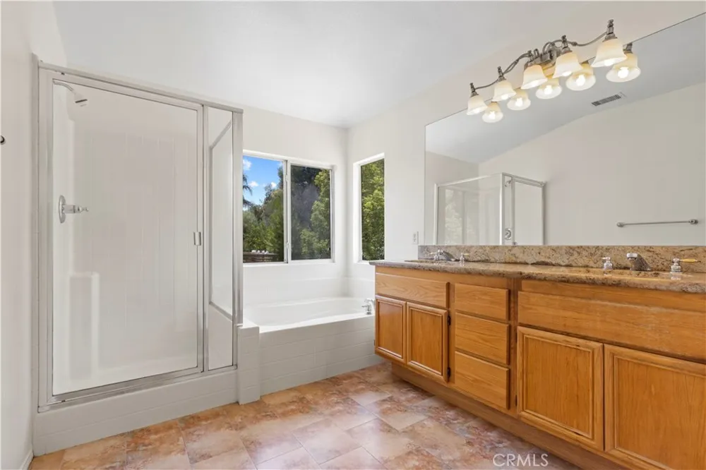 28549 Silverking Trail Saugus, CA 91390