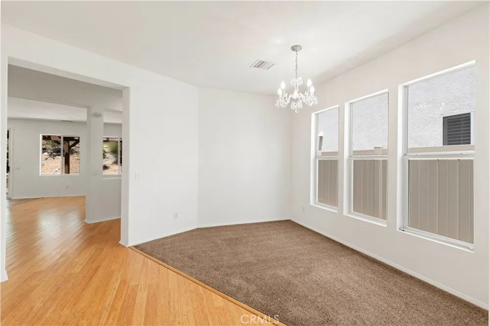28549 Silverking Trail Saugus, CA 91390