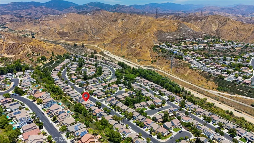 28549 Silverking Trail Saugus, CA 91390