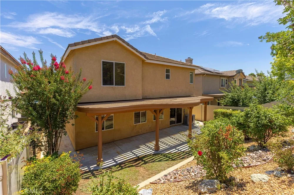 28549 Silverking Trail Saugus, CA 91390