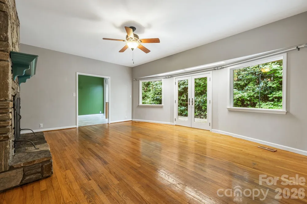 94 Paradise Cove Road Penrose, NC 28766