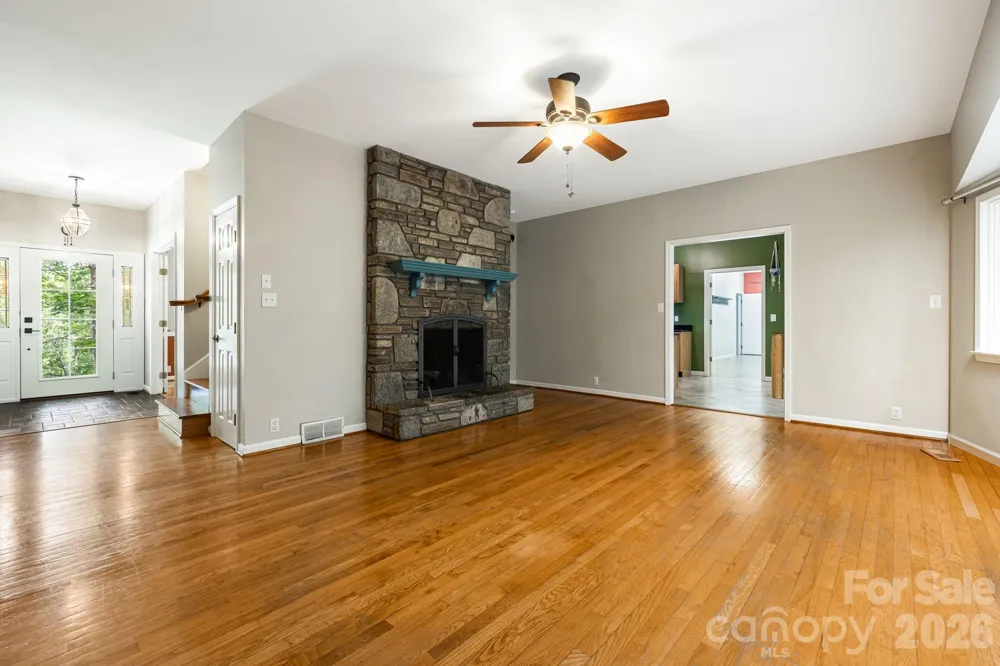94 Paradise Cove Road Penrose, NC 28766