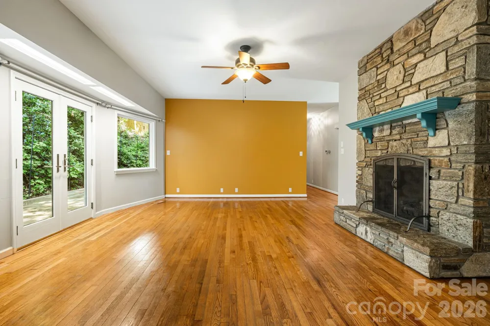 94 Paradise Cove Road Penrose, NC 28766
