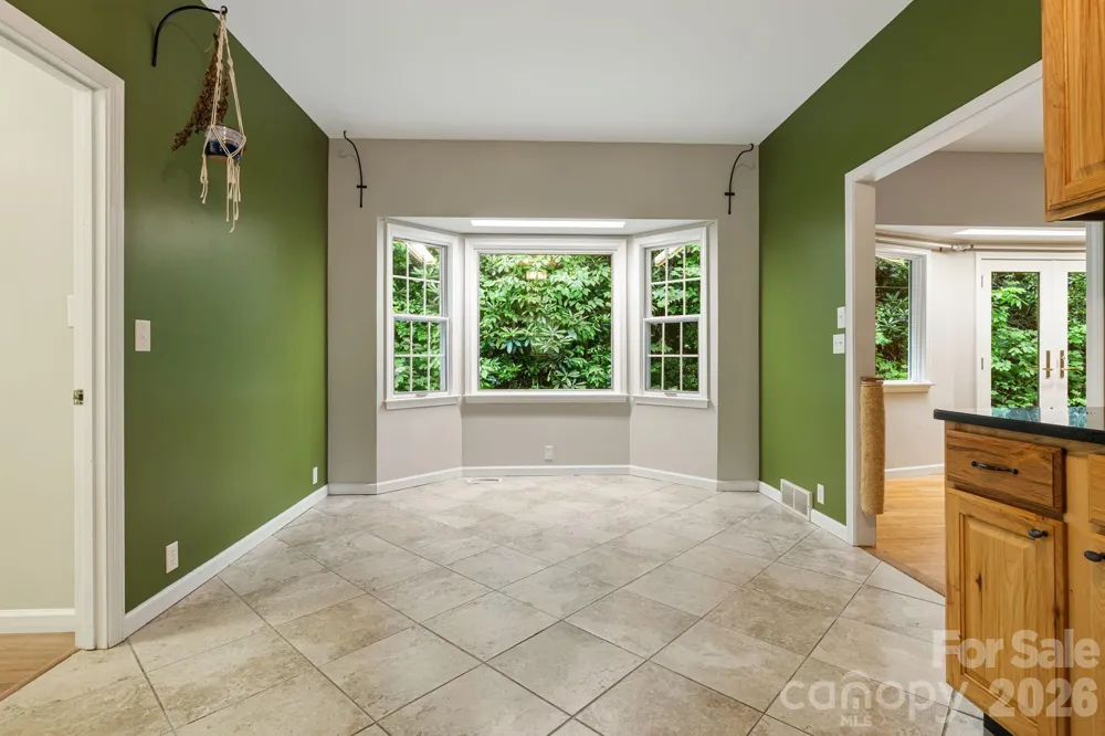 94 Paradise Cove Road Penrose, NC 28766