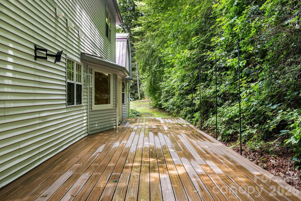 94 Paradise Cove Road Penrose, NC 28766
