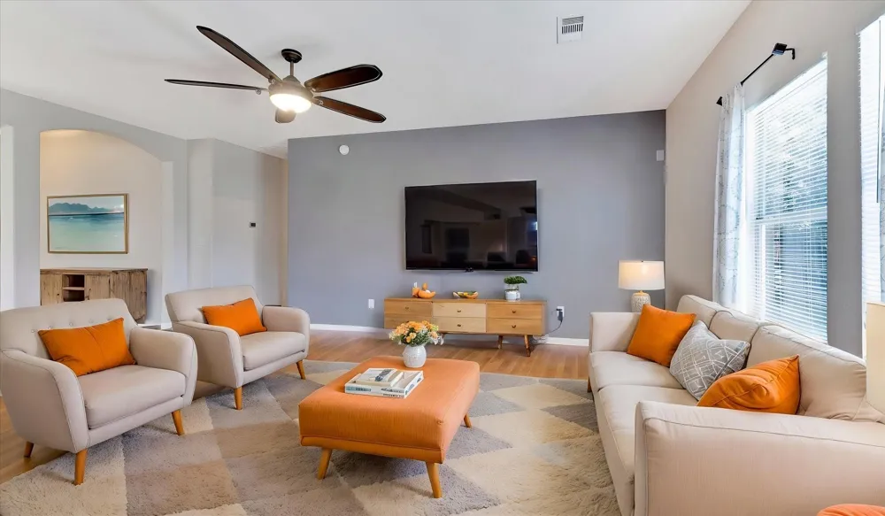 8614 W Highlands Crossing Highlands, TX 77562