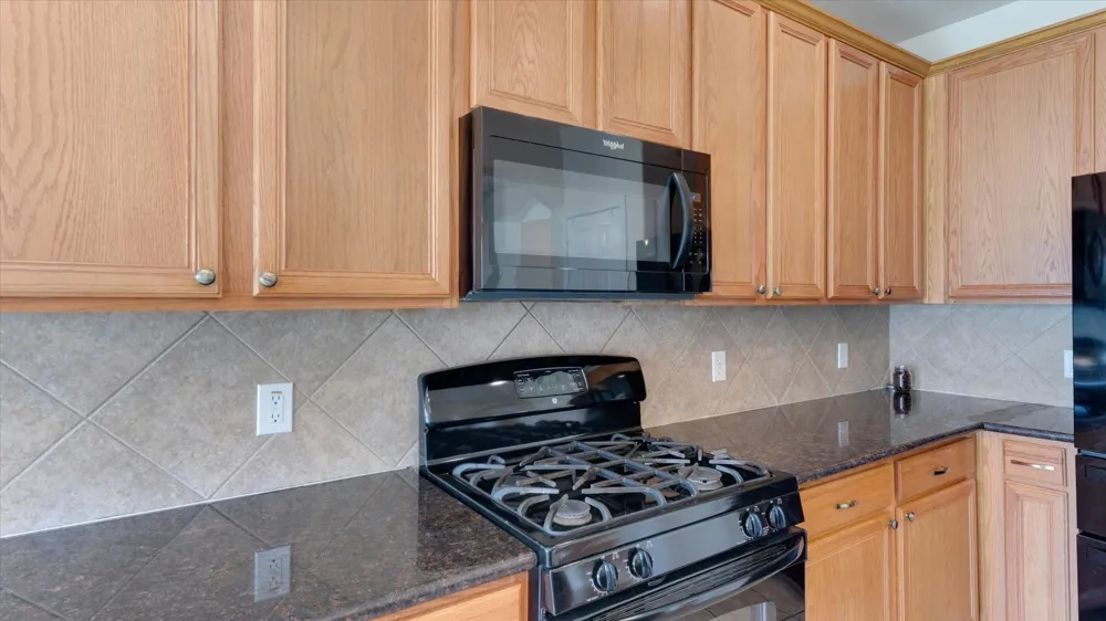 8614 W Highlands Crossing Highlands, TX 77562