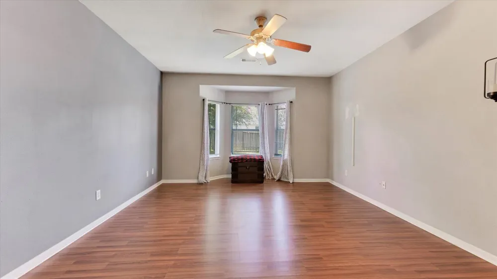 8614 W Highlands Crossing Highlands, TX 77562