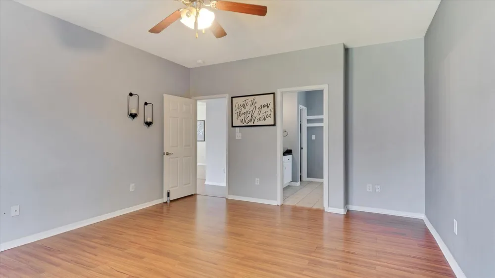 8614 W Highlands Crossing Highlands, TX 77562