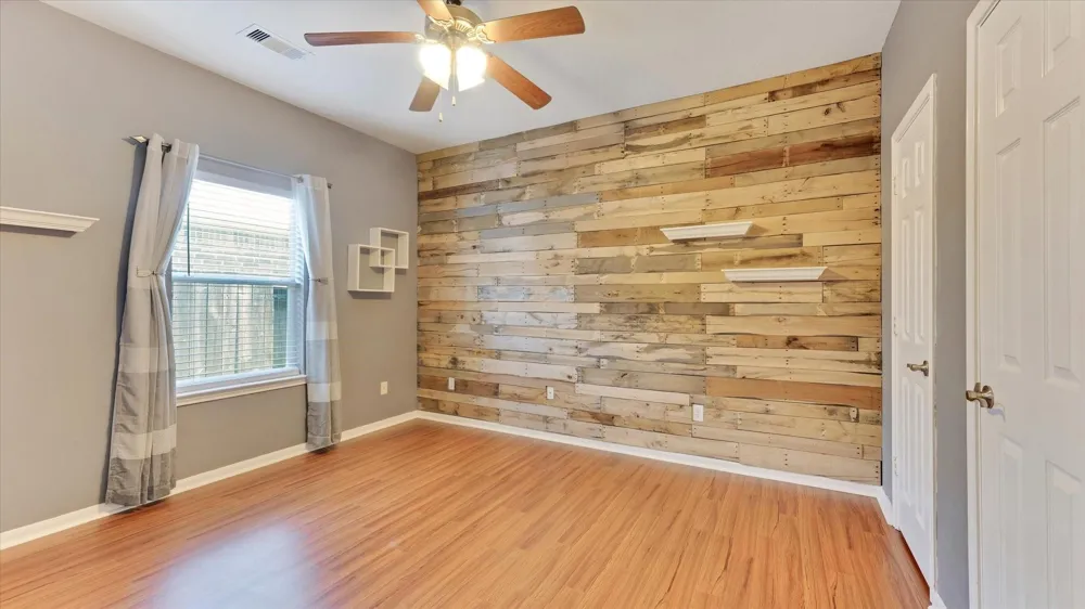 8614 W Highlands Crossing Highlands, TX 77562