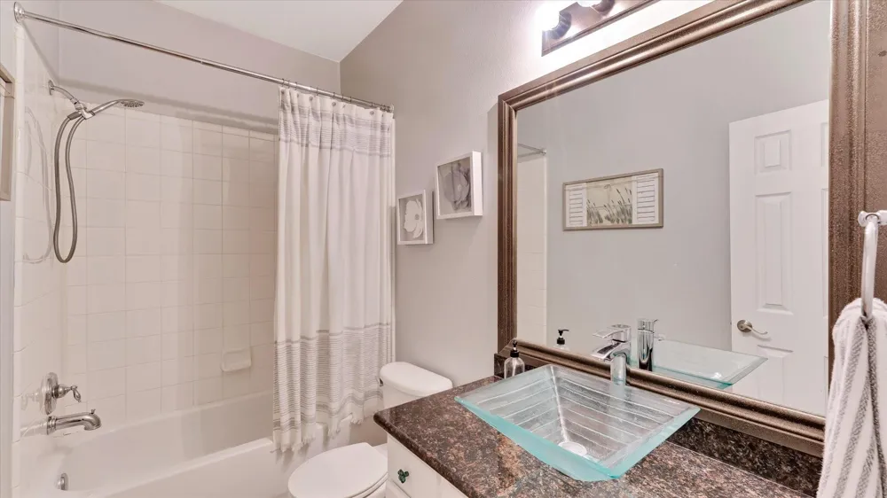 8614 W Highlands Crossing Highlands, TX 77562