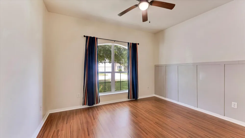 8614 W Highlands Crossing Highlands, TX 77562