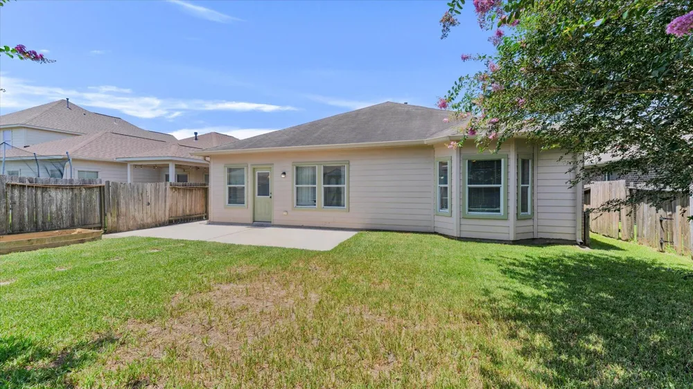 8614 W Highlands Crossing Highlands, TX 77562