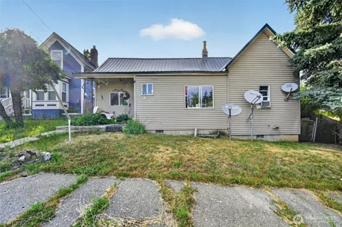 207 W Montana Avenue