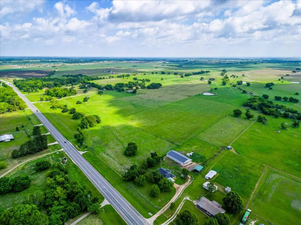 11436 St Hwy 171 Covington, TX 76636