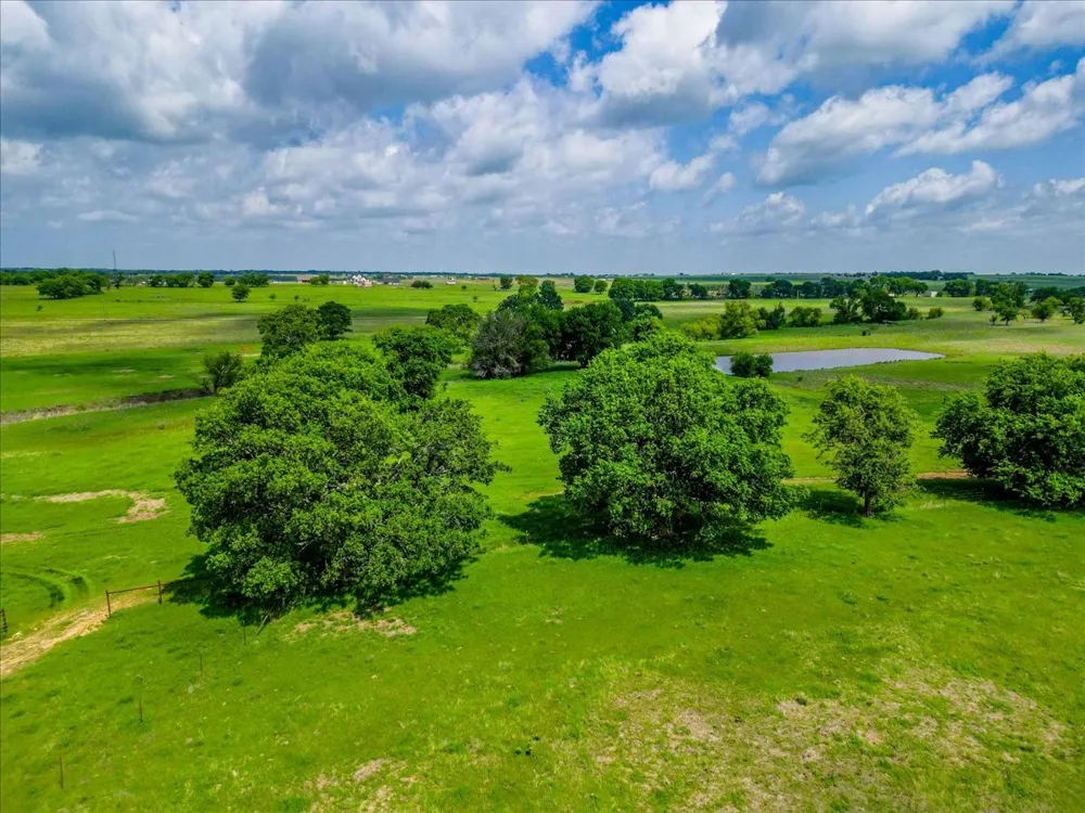 11436 St Hwy 171 Covington, TX 76636