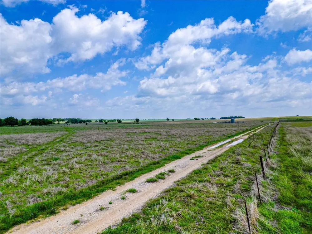 11436 St Hwy 171 Covington, TX 76636