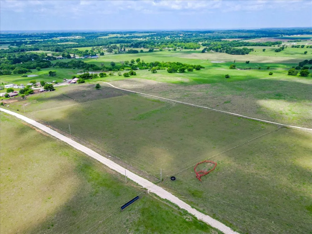 11436 St Hwy 171 Covington, TX 76636