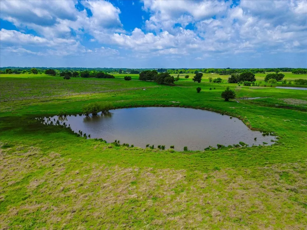 11436 St Hwy 171 Covington, TX 76636