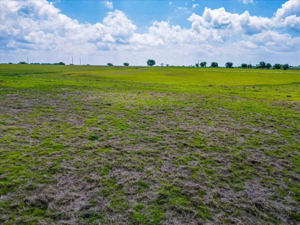 11436 St Hwy 171 Covington, TX 76636