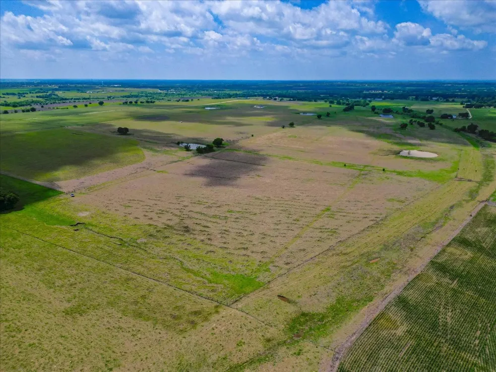 11436 St Hwy 171 Covington, TX 76636