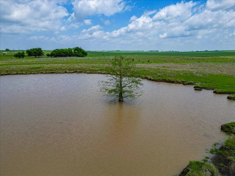 11436 St Hwy 171 Covington, TX 76636