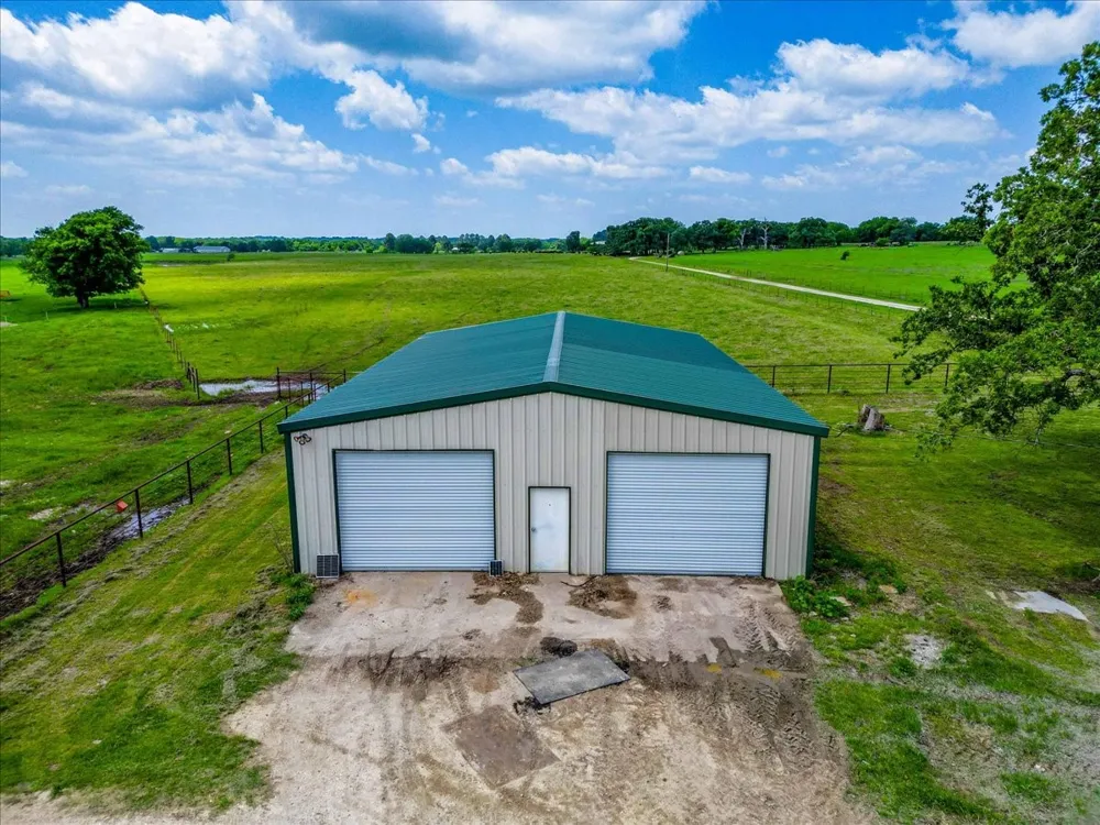 11436 St Hwy 171 Covington, TX 76636