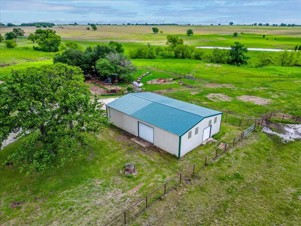 11436 St Hwy 171 Covington, TX 76636