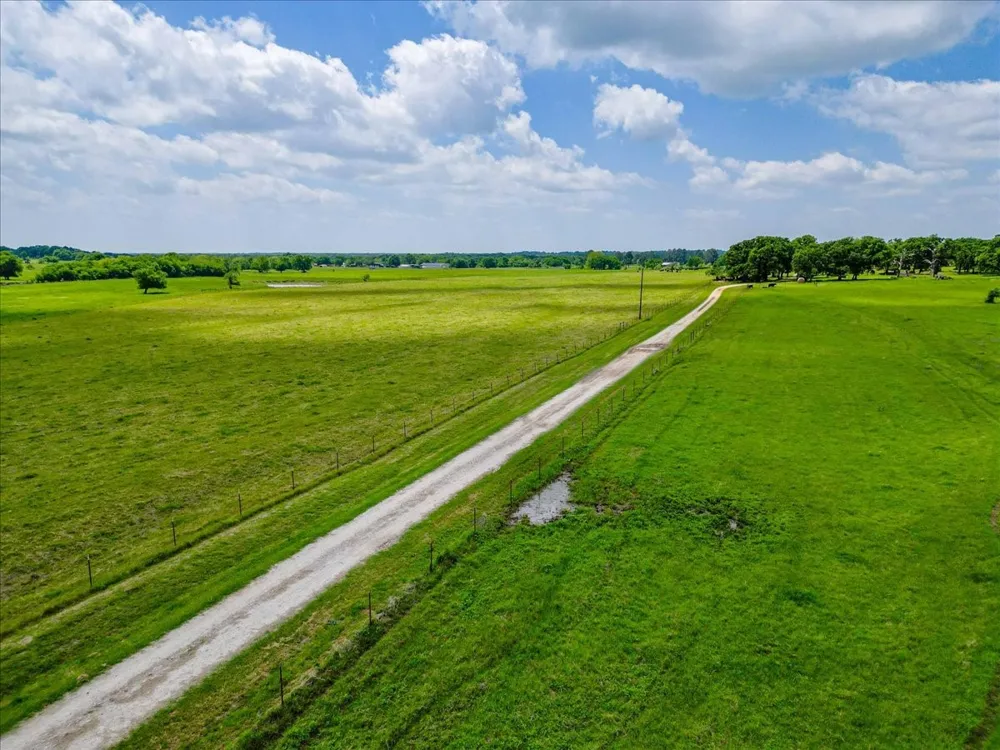 11436 St Hwy 171 Covington, TX 76636