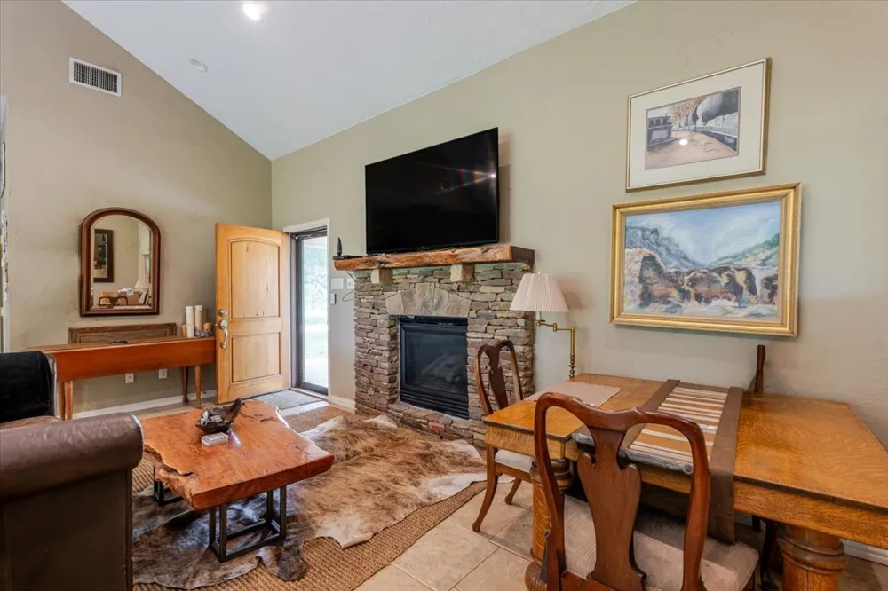 11436 St Hwy 171 Covington, TX 76636