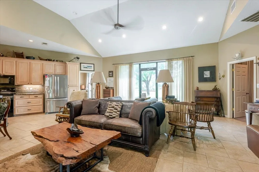 11436 St Hwy 171 Covington, TX 76636