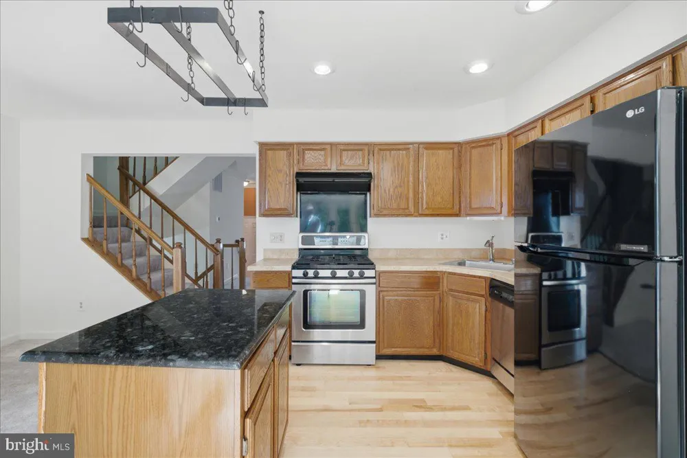 6090 JOUST LANE Alexandria, VA 22315