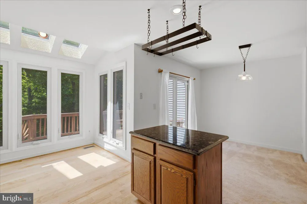 6090 JOUST LANE Alexandria, VA 22315