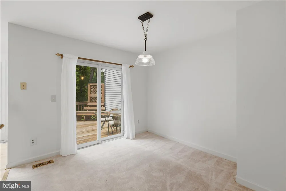 6090 JOUST LANE Alexandria, VA 22315