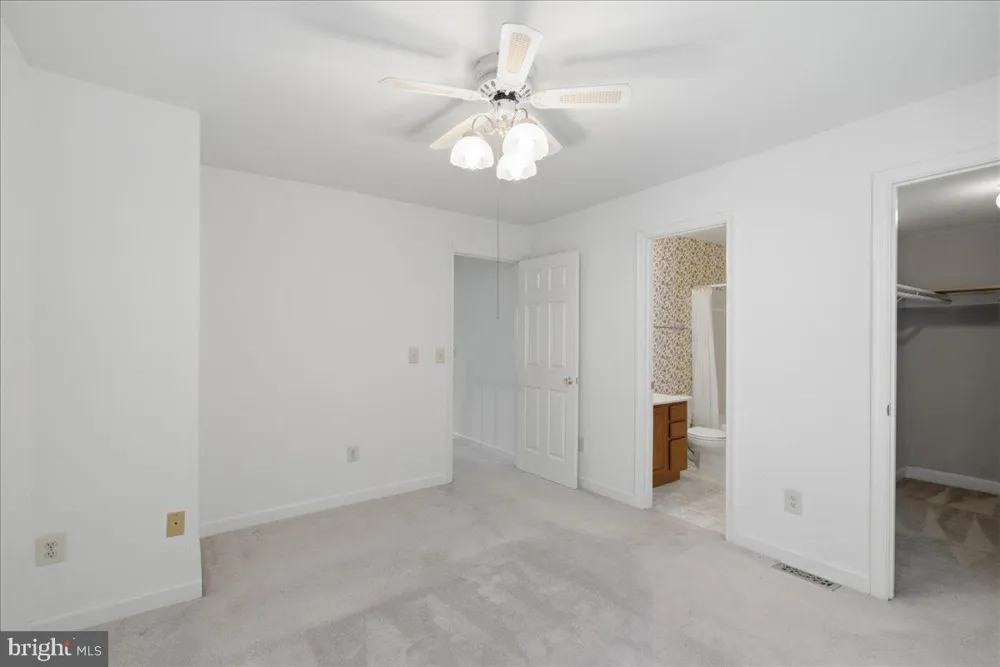 6090 JOUST LANE Alexandria, VA 22315