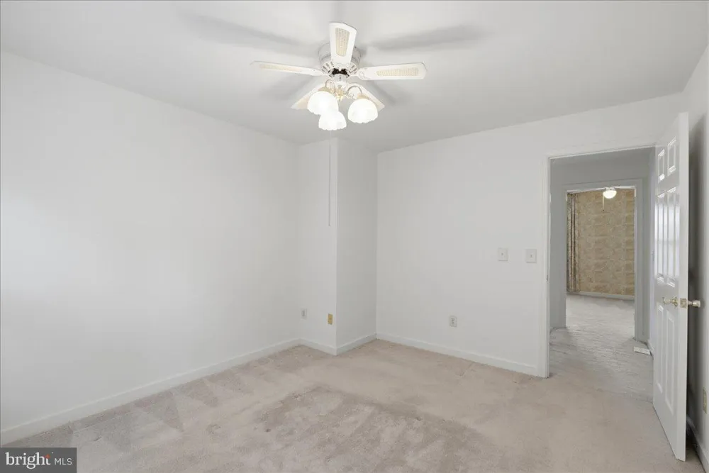 6090 JOUST LANE Alexandria, VA 22315